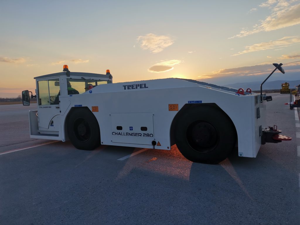 Aerodrom Nis – Trepel Challenger 280